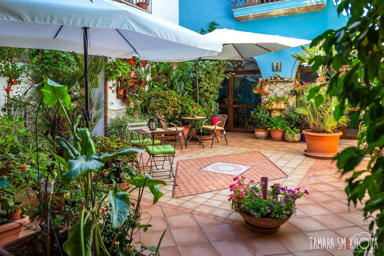 La Finestra Sul Cortile B&B Sciacca Luaran gambar