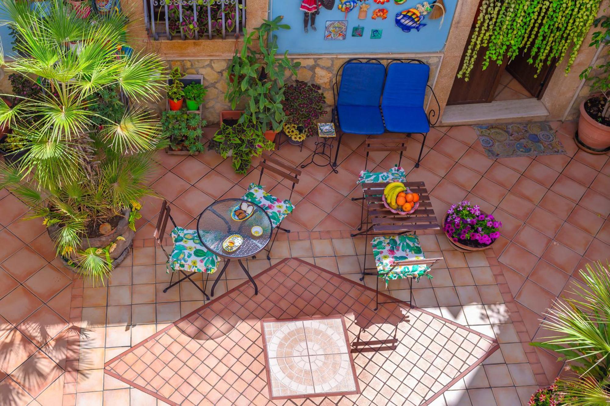 La Finestra Sul Cortile B&B Sciacca Luaran gambar