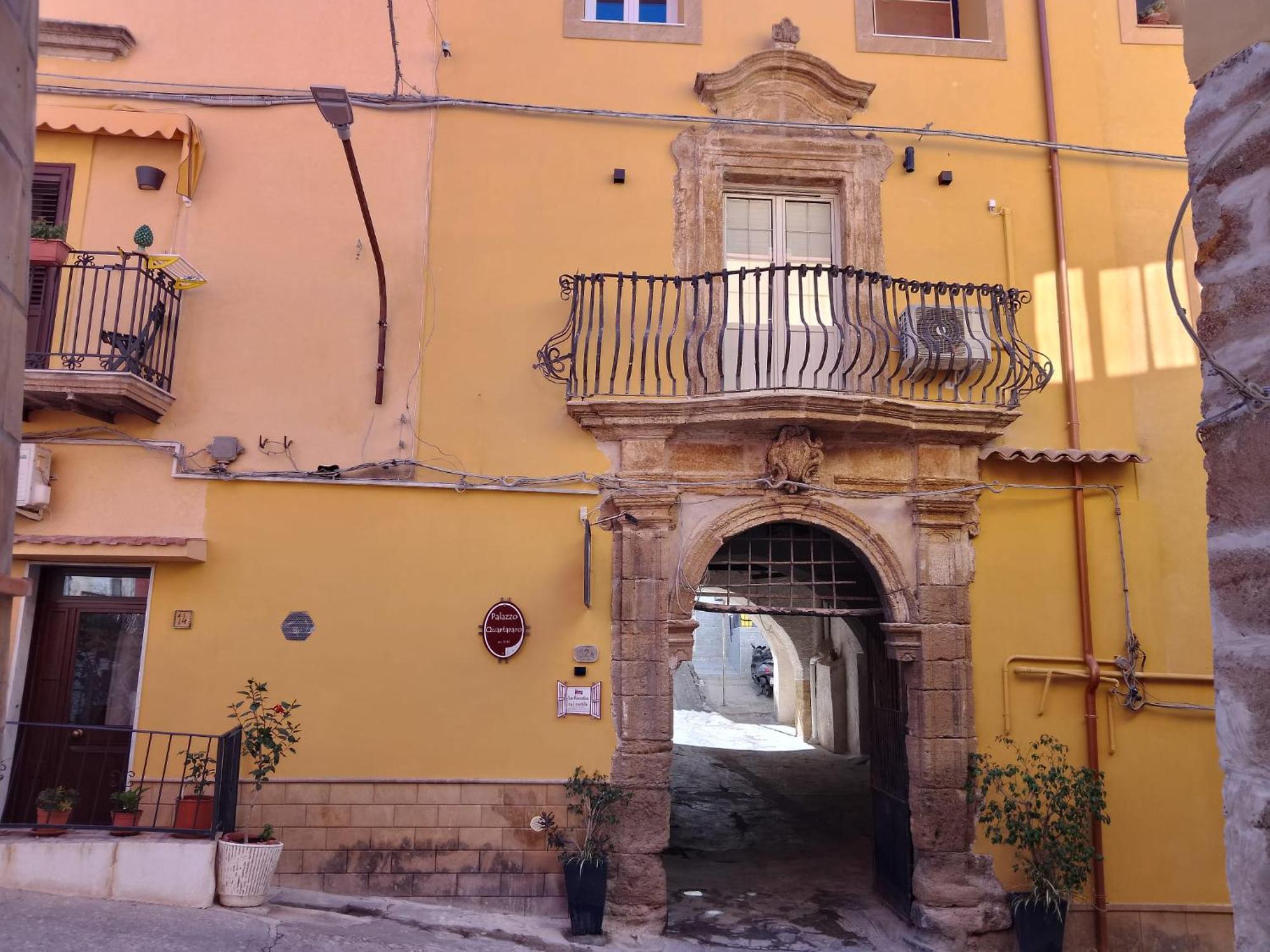 La Finestra Sul Cortile B&B Sciacca Luaran gambar